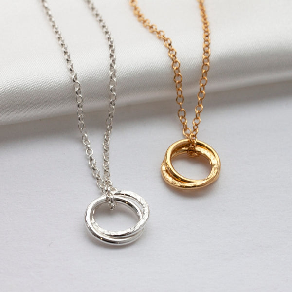 Intertwined rings deals necklace